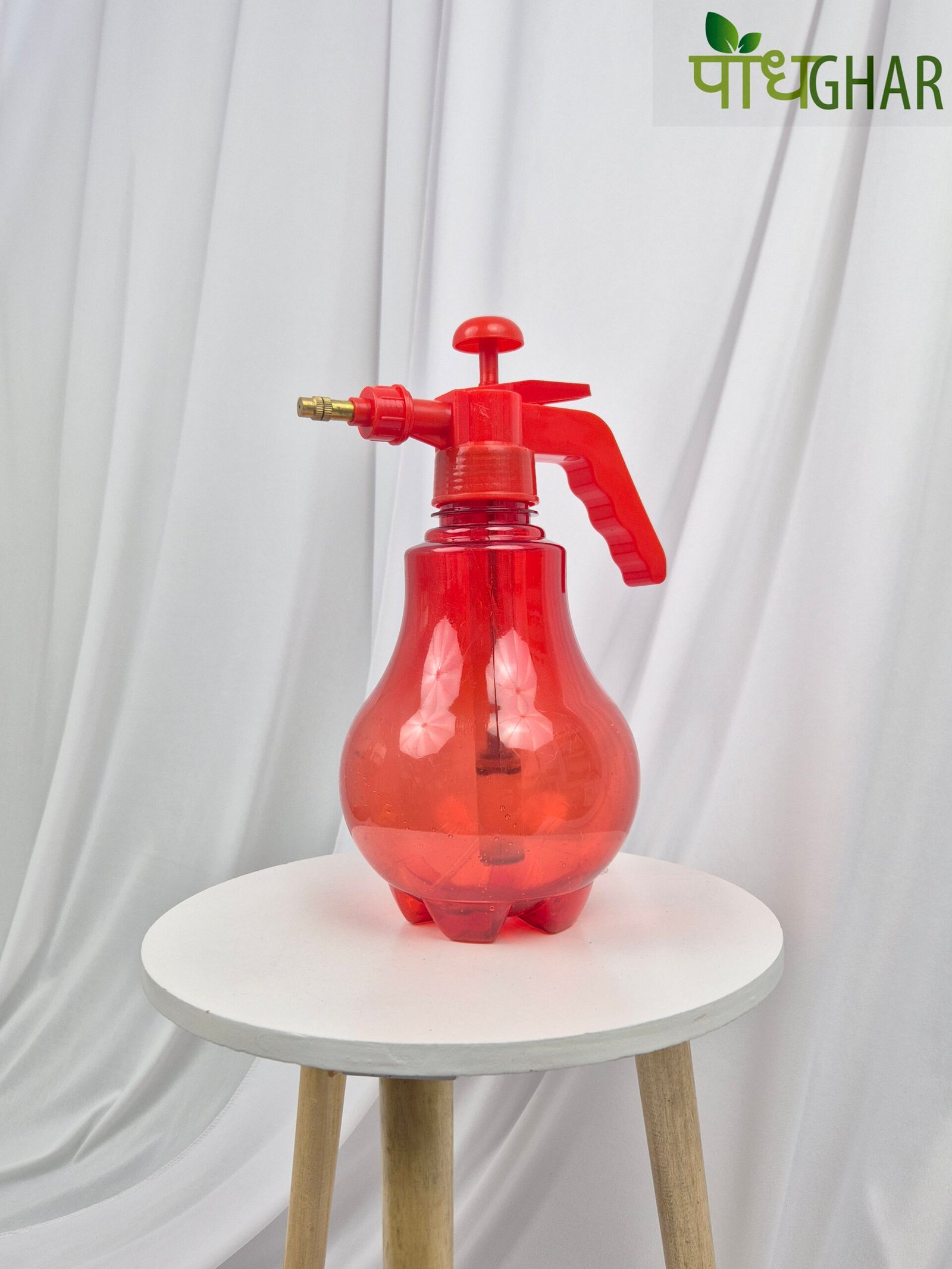 Podhghar’s 2-liter water sprayer features a sleek, durable design with an easy-to-hold handle and a fine mist nozzle. It’s perfect for evenly watering small gardens and potted plants, providing a gentle, precise spray for healthy growth.